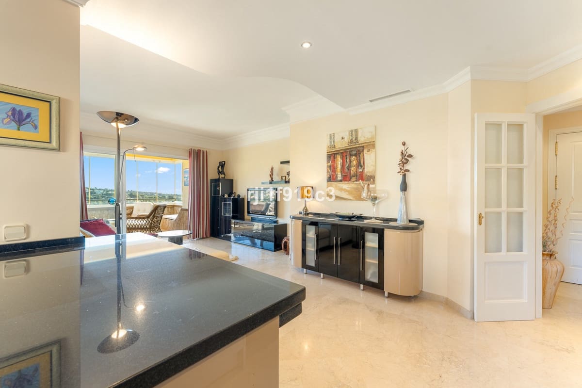 3 soveværelse Lejlighed til salg i Elviria med swimmingpool - € 548.000 (Ref: 9601245)