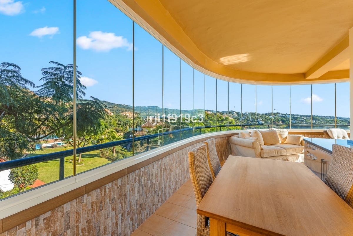 3 soveværelse Lejlighed til salg i Elviria med swimmingpool - € 548.000 (Ref: 9601245)