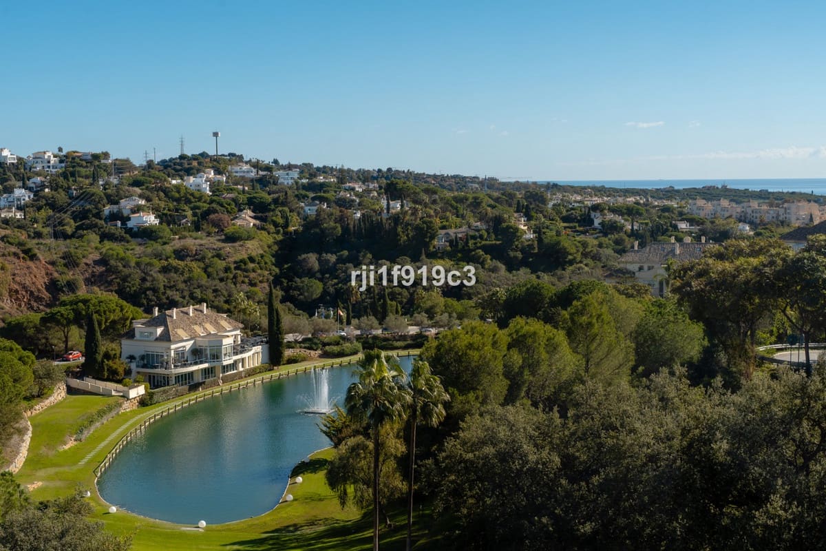 3 soveværelse Lejlighed til salg i Elviria med swimmingpool - € 548.000 (Ref: 9601245)