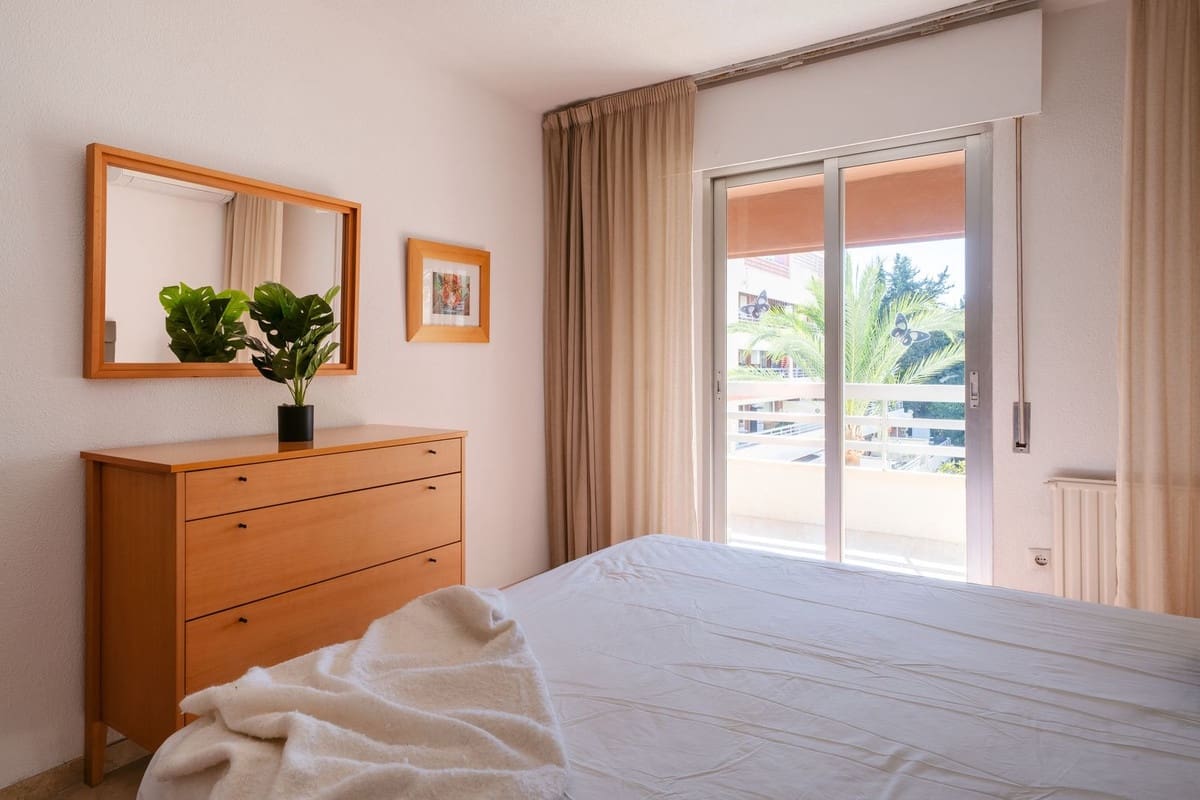 3 sypialnia Apartament na sprzedaż w Marbella z basenem - 725 000 € (Ref: 9601248)