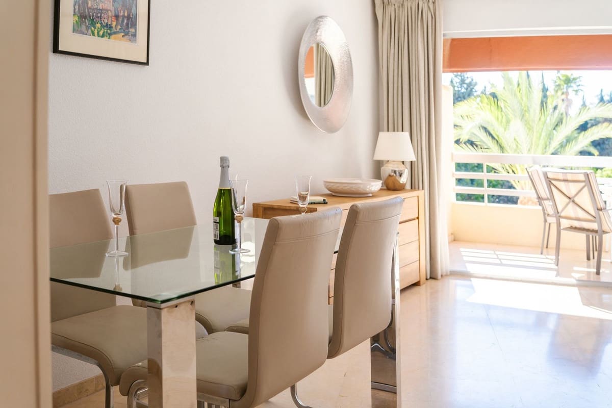 3 sypialnia Apartament na sprzedaż w Marbella z basenem - 725 000 € (Ref: 9601248)