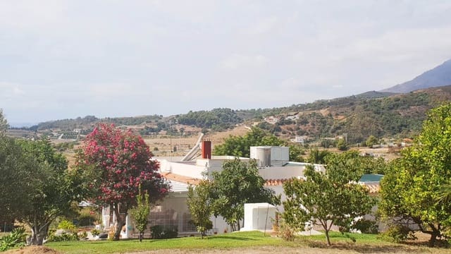 5 makuuhuone Maalaistalo myytävänä paikassa Centro, Estepona mukana uima-altaan - 800 000 € (Ref: 9601249)