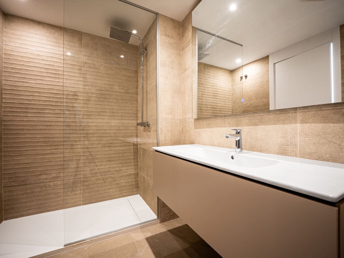 2 quarto Penthouse para venda em Marbella com piscina - 1 495 000 € (Ref: 9601250)