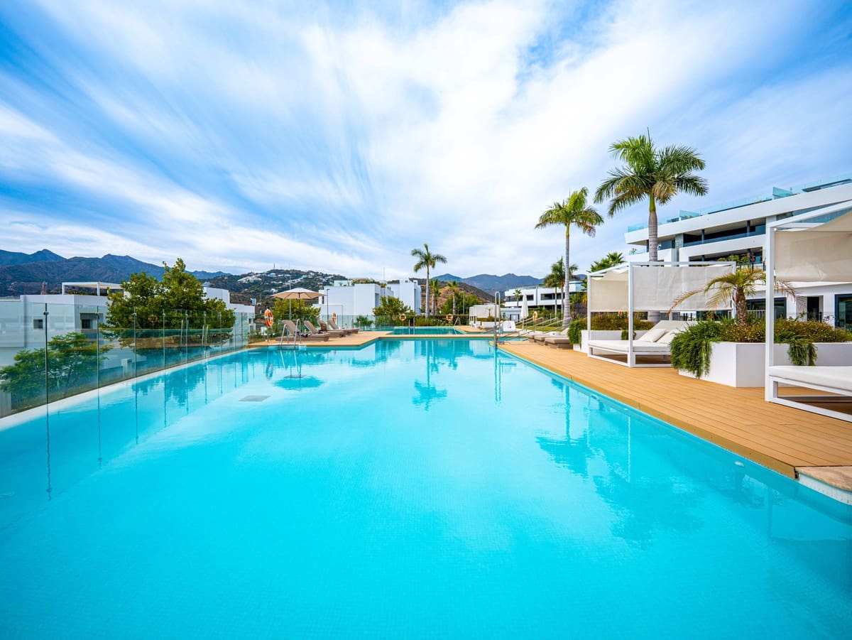 2 quarto Penthouse para venda em Marbella com piscina - 1 495 000 € (Ref: 9601250)