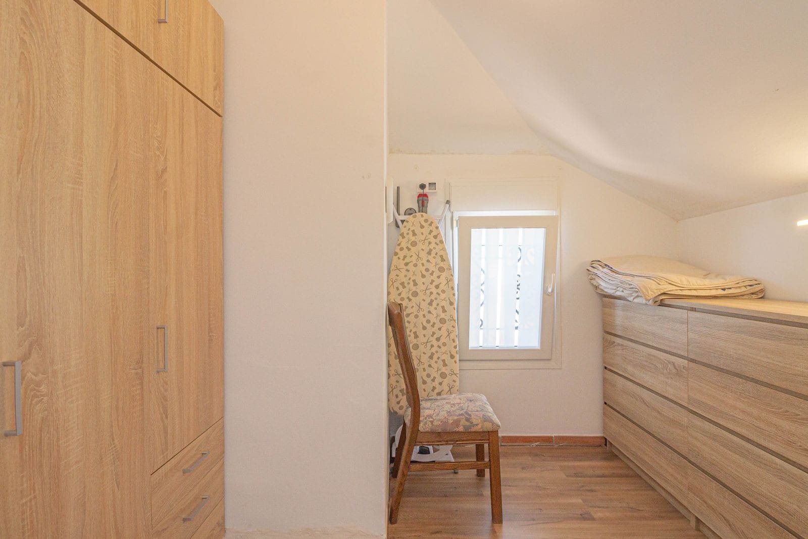 3 makuuhuone Huvila myytävänä paikassa Pueblo Nuevo de Guadiaro mukana uima-altaan - 699 000 € (Ref: 9602661)