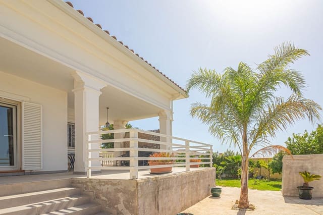 3 makuuhuone Huvila myytävänä paikassa Pueblo Nuevo de Guadiaro, San Roque mukana uima-altaan - 699 000 € (Ref: 9602661)