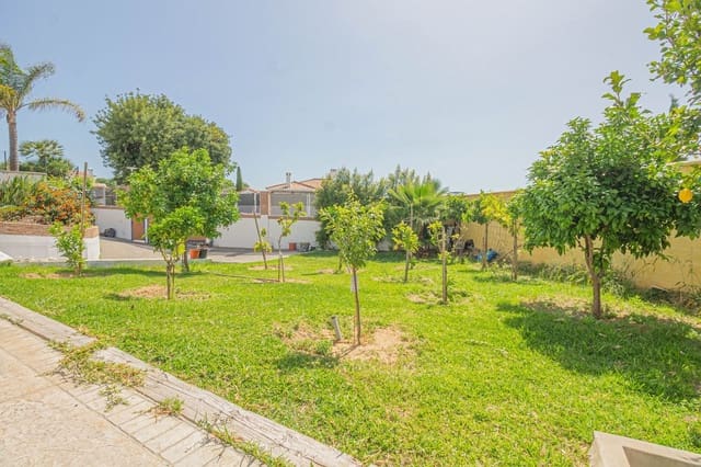 3 makuuhuone Huvila myytävänä paikassa Pueblo Nuevo de Guadiaro, San Roque mukana uima-altaan - 699 000 € (Ref: 9602661)
