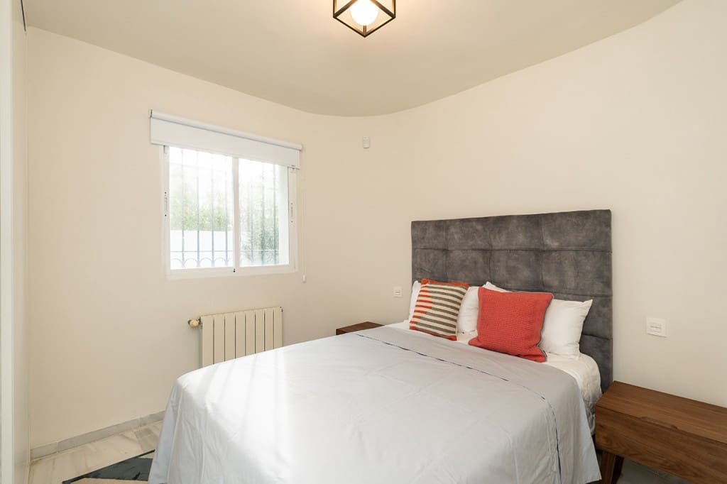 4 soveværelse Villa til salg i Marbesa med swimmingpool garage - € 2.450.000 (Ref: 9602662)