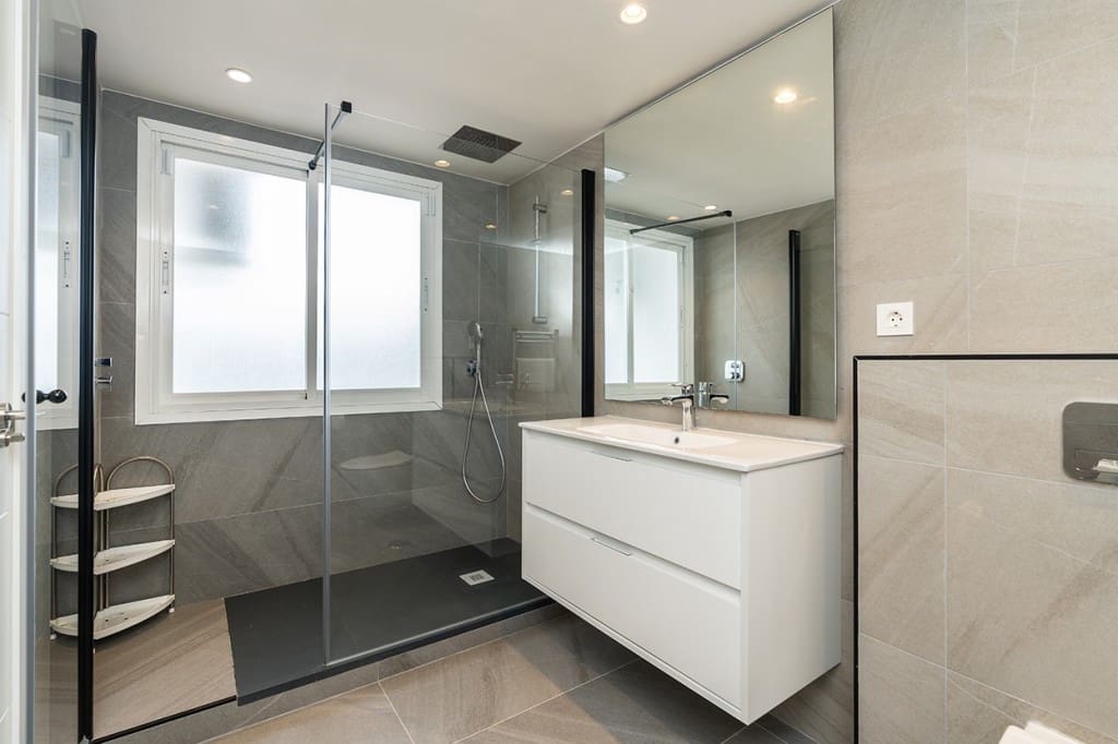 4 soveværelse Villa til salg i Marbesa med swimmingpool garage - € 2.450.000 (Ref: 9602662)