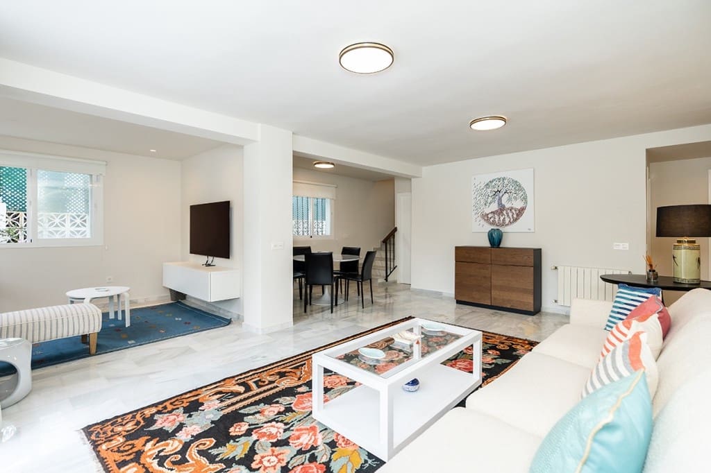 4 soveværelse Villa til salg i Marbesa med swimmingpool garage - € 2.450.000 (Ref: 9602662)