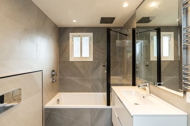 4 soveværelse Villa til salg i Marbesa, Marbella med swimmingpool garage - € 2.450.000 (Ref: 9602662)