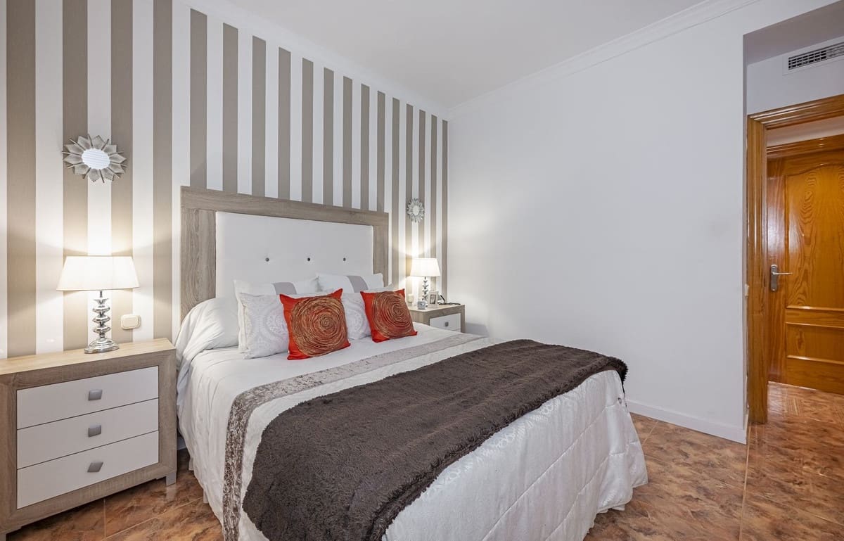 3 soveværelse Lejlighed til salg i Nueva Andalucia med swimmingpool - € 422.000 (Ref: 9621825)