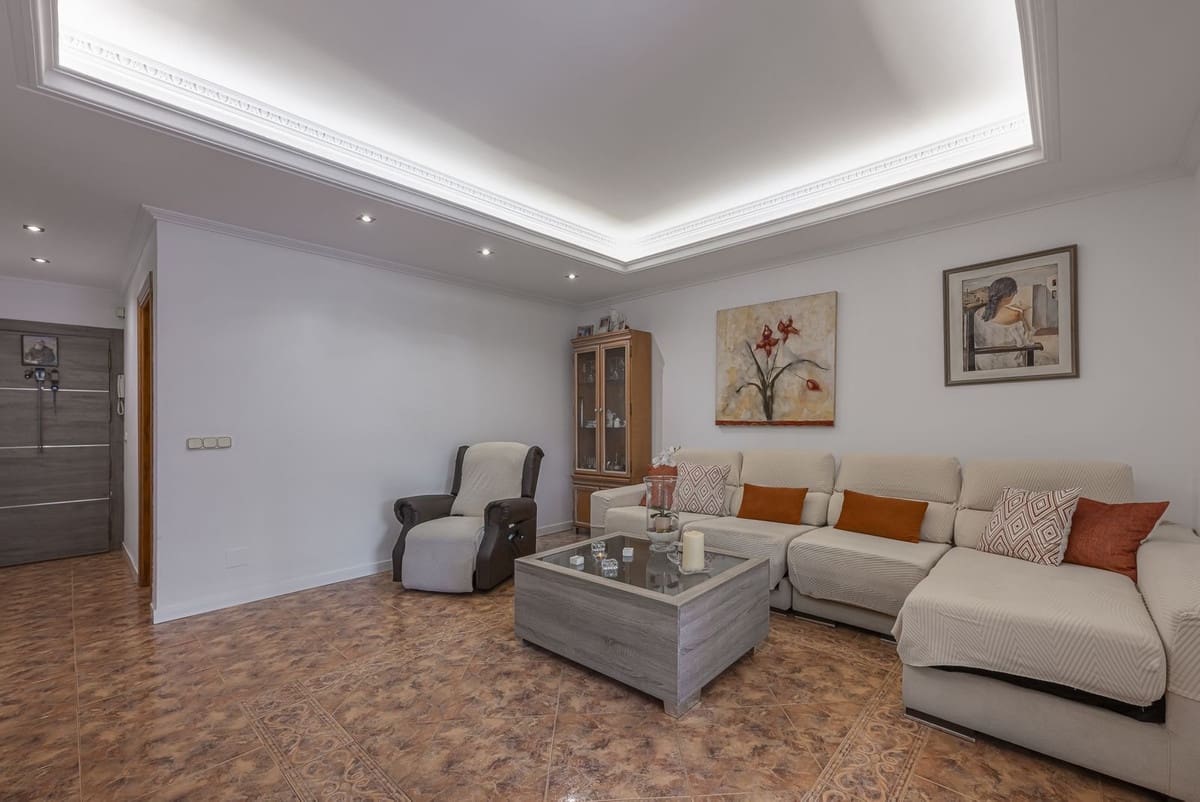 3 soveværelse Lejlighed til salg i Nueva Andalucia med swimmingpool - € 422.000 (Ref: 9621825)