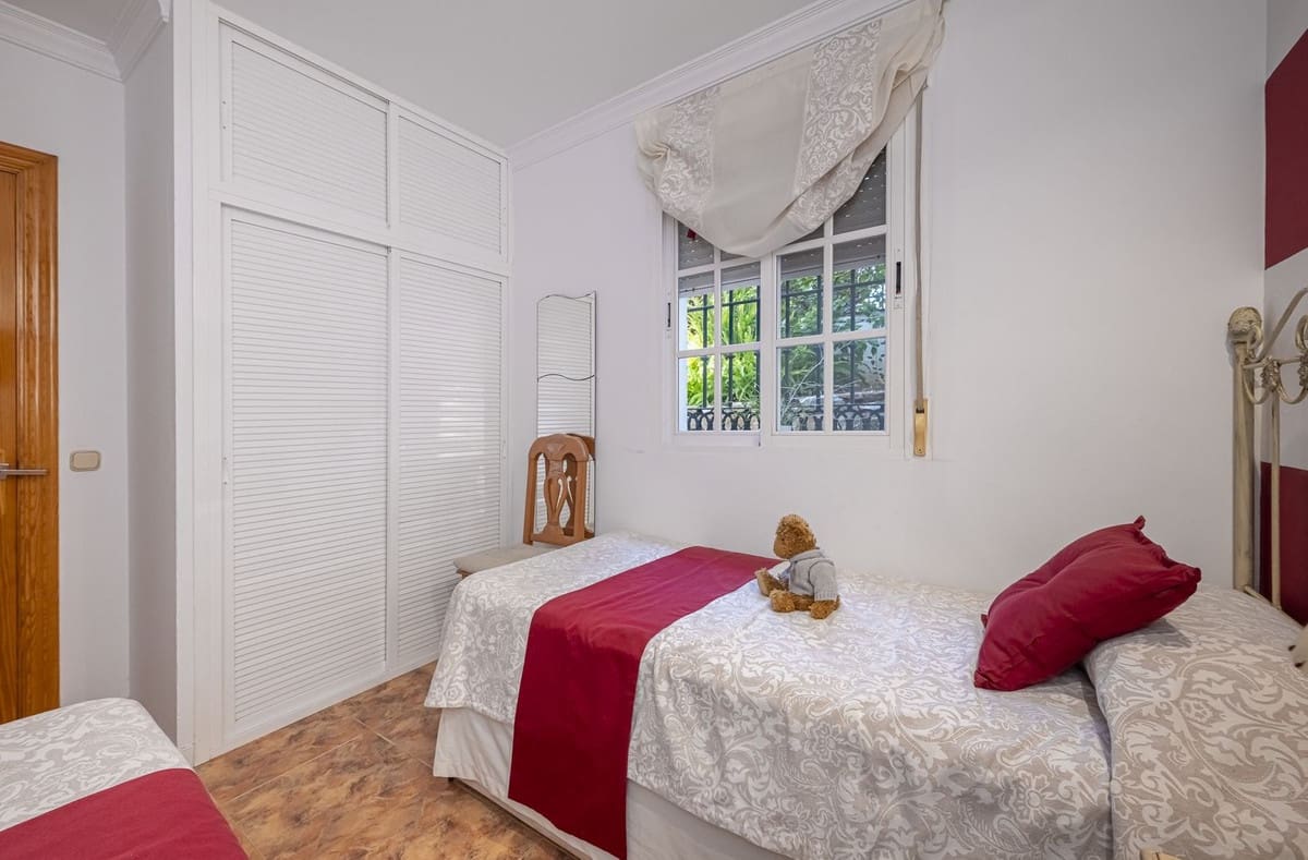 3 soveværelse Lejlighed til salg i Nueva Andalucia med swimmingpool - € 422.000 (Ref: 9621825)