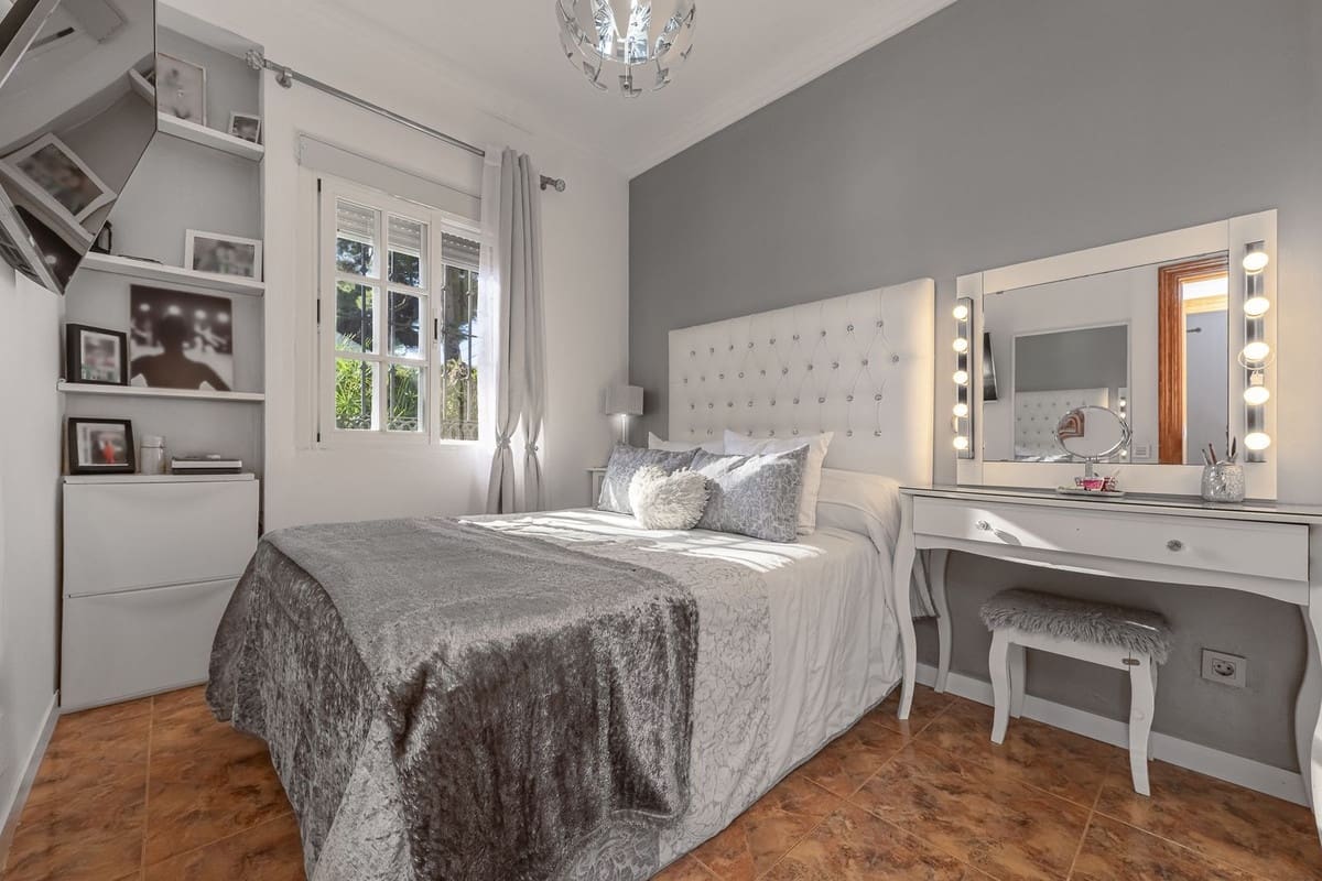 3 soveværelse Lejlighed til salg i Nueva Andalucia med swimmingpool - € 422.000 (Ref: 9621825)