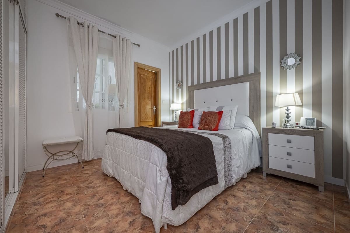 3 soveværelse Lejlighed til salg i Nueva Andalucia med swimmingpool - € 422.000 (Ref: 9621825)