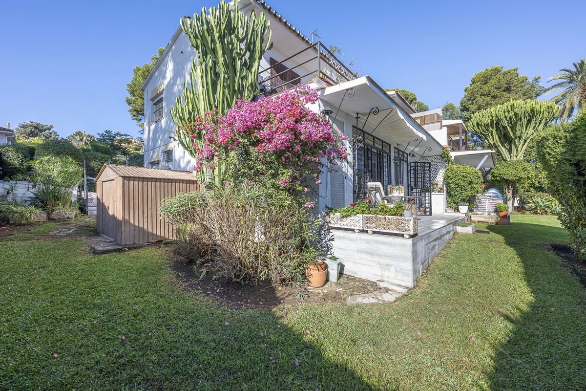 3 soveværelse Lejlighed til salg i Nueva Andalucia med swimmingpool - € 422.000 (Ref: 9621825)