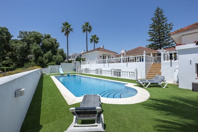 7 soveværelse Villa til salg i Sotogrande Costa, San Roque med swimmingpool - € 1.185.000 (Ref: 9625860)