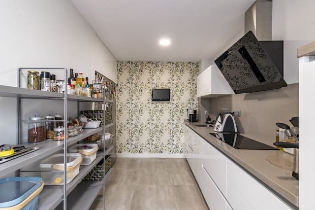 3 sovrum Semi-fristående Villa till salu i San Pedro de Alcántara Pueblo, Marbella med pool - 950 000 € (Ref: 9625866)