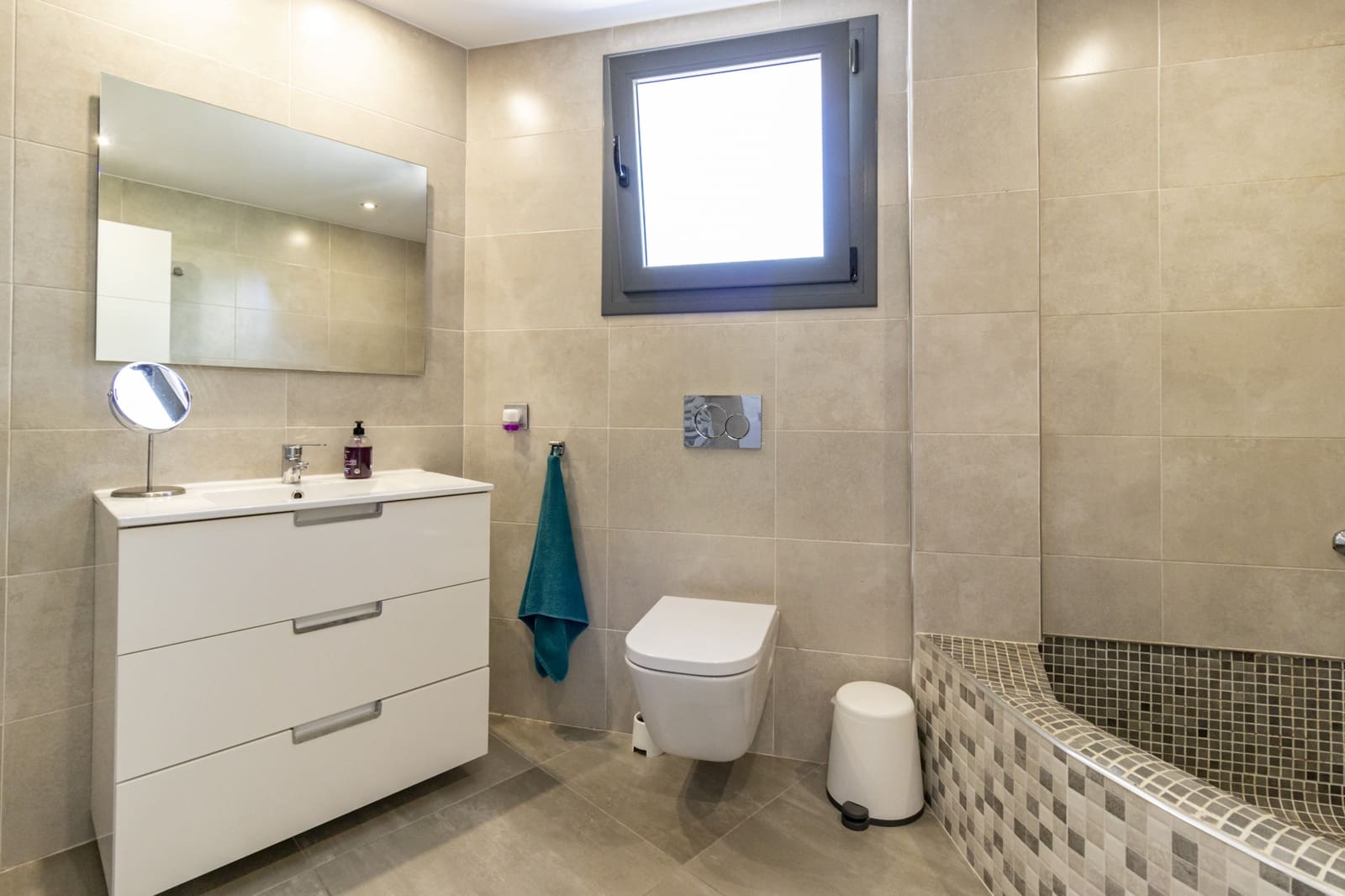 3 sovrum Semi-fristående Villa till salu i San Pedro de Alcantara med pool - 950 000 € (Ref: 9625866)