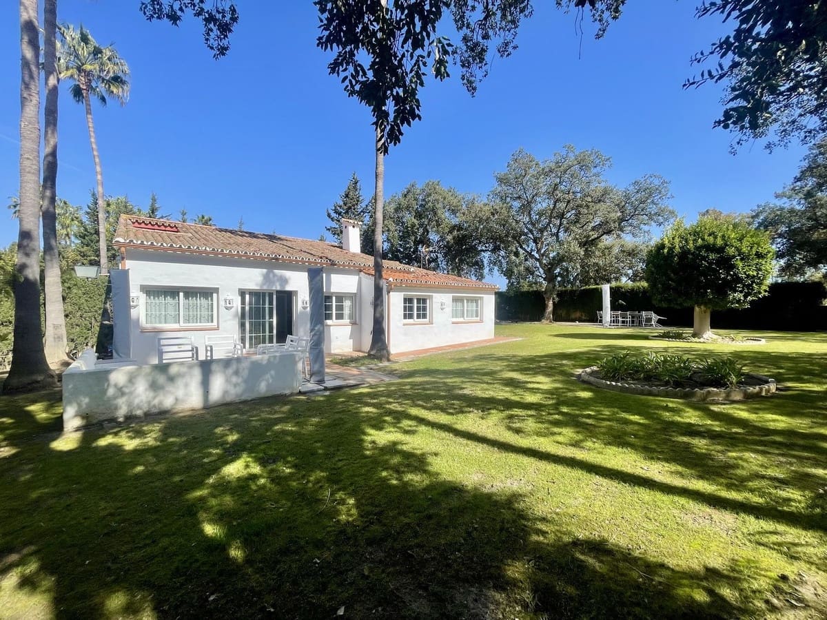 3 soveværelse Villa til salg i Sotogrande med swimmingpool - € 860.000 (Ref: 9630224)