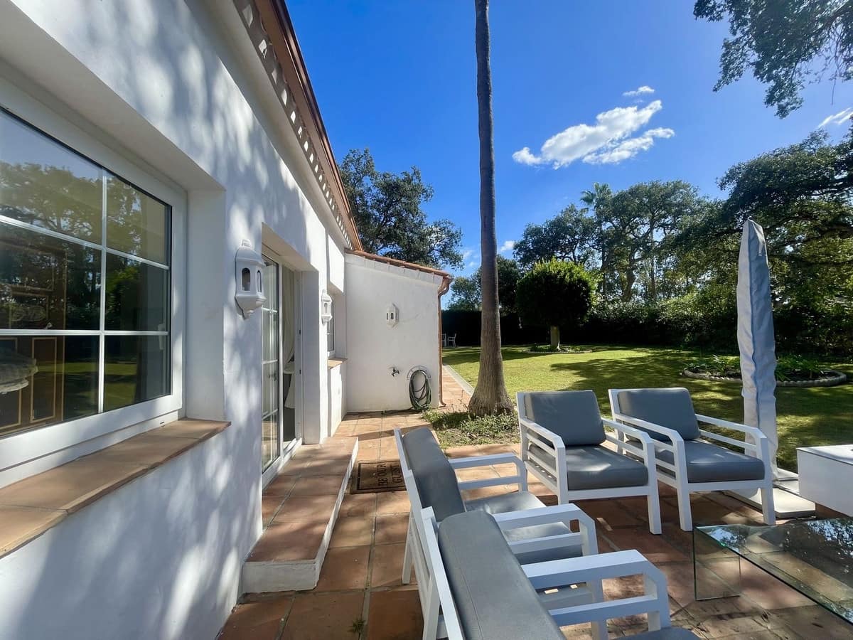 3 soveværelse Villa til salg i Sotogrande med swimmingpool - € 860.000 (Ref: 9630224)