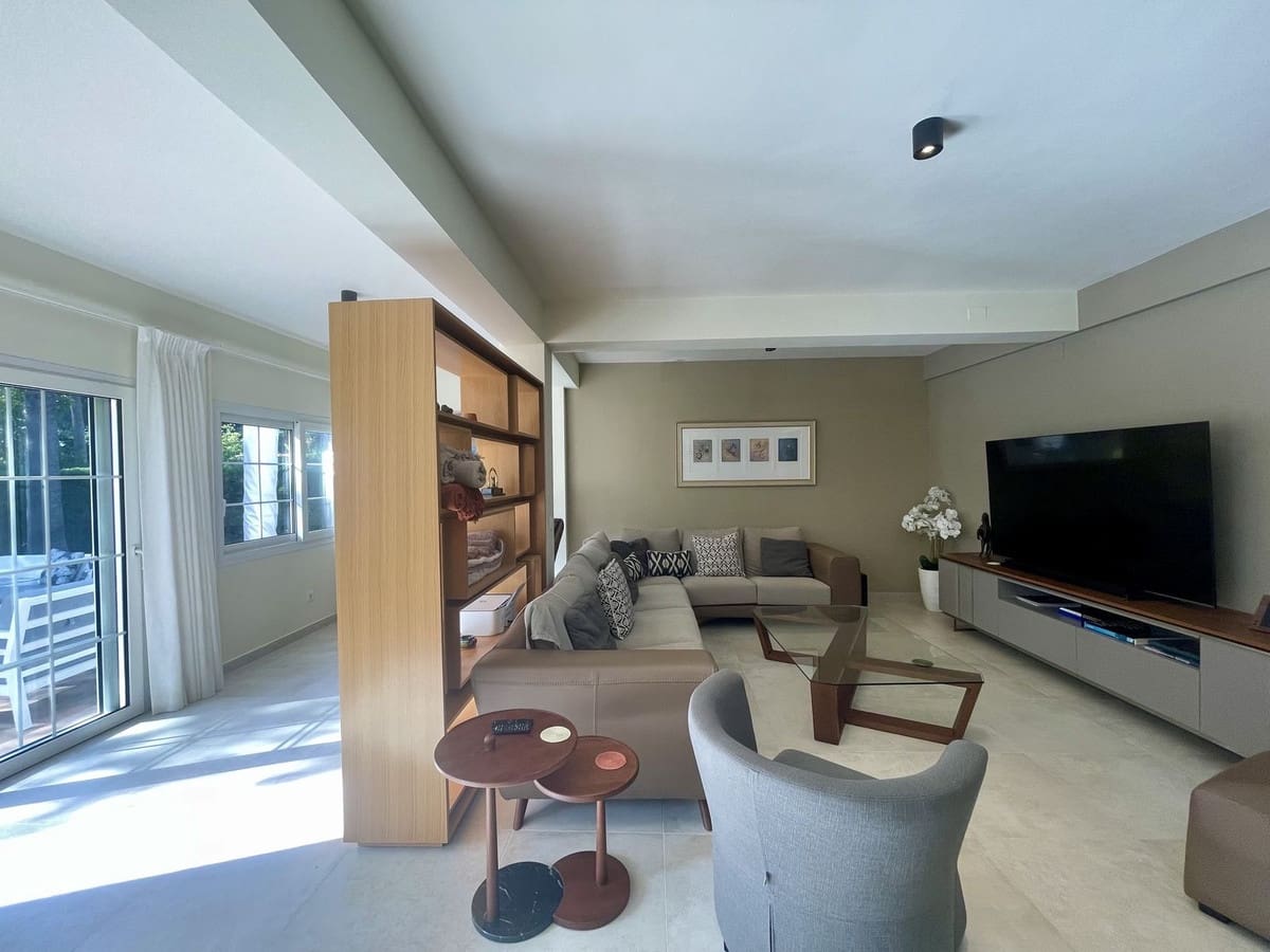 3 soveværelse Villa til salg i Sotogrande med swimmingpool - € 860.000 (Ref: 9630224)