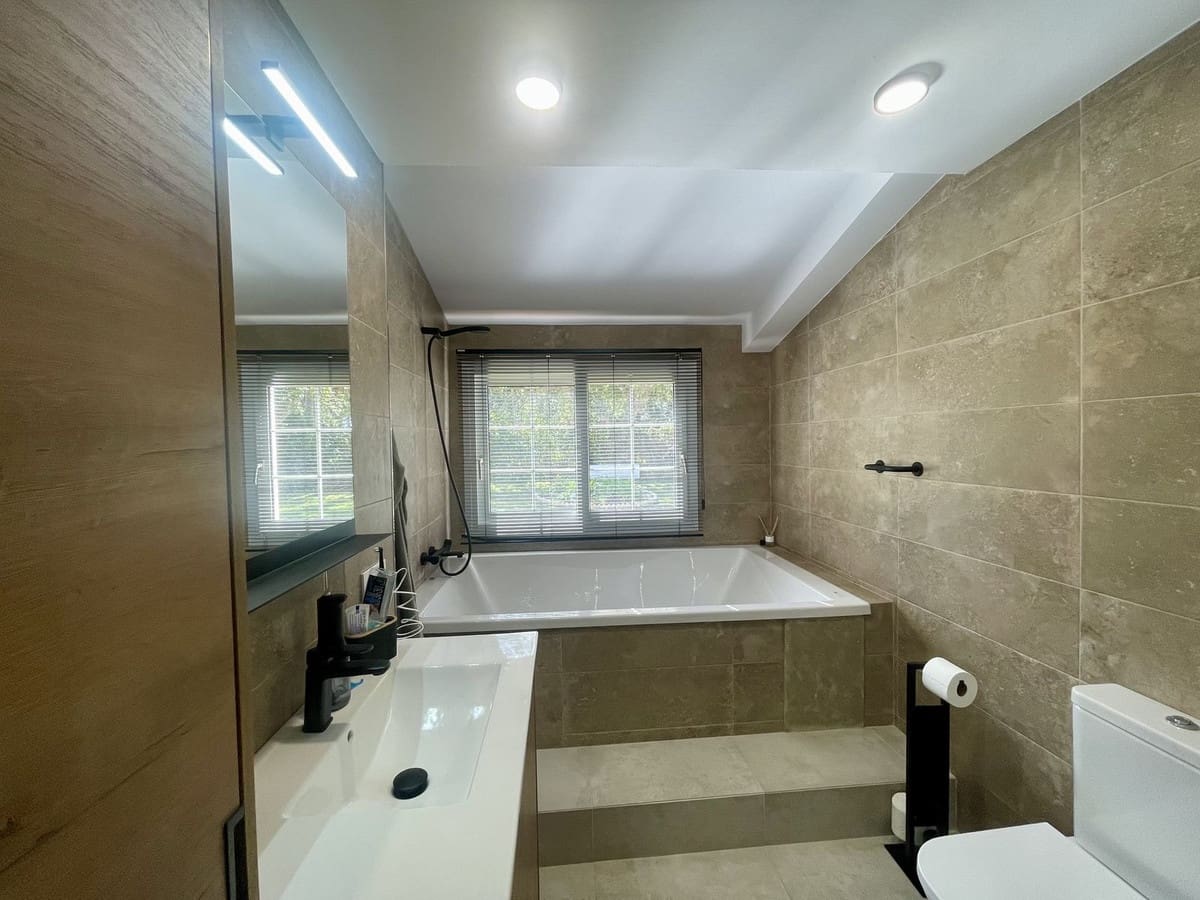 3 soveværelse Villa til salg i Sotogrande med swimmingpool - € 860.000 (Ref: 9630224)