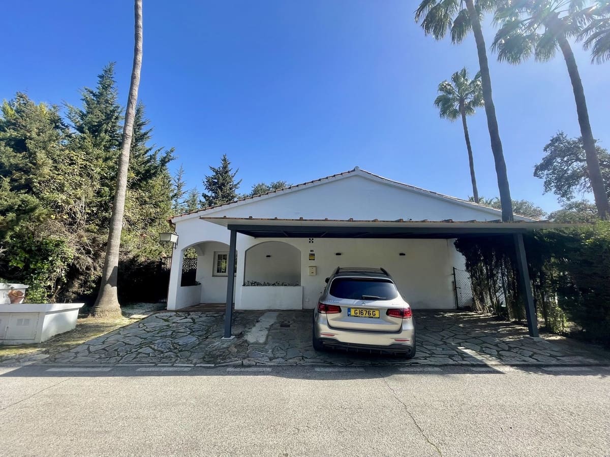 3 soveværelse Villa til salg i Sotogrande med swimmingpool - € 860.000 (Ref: 9630224)