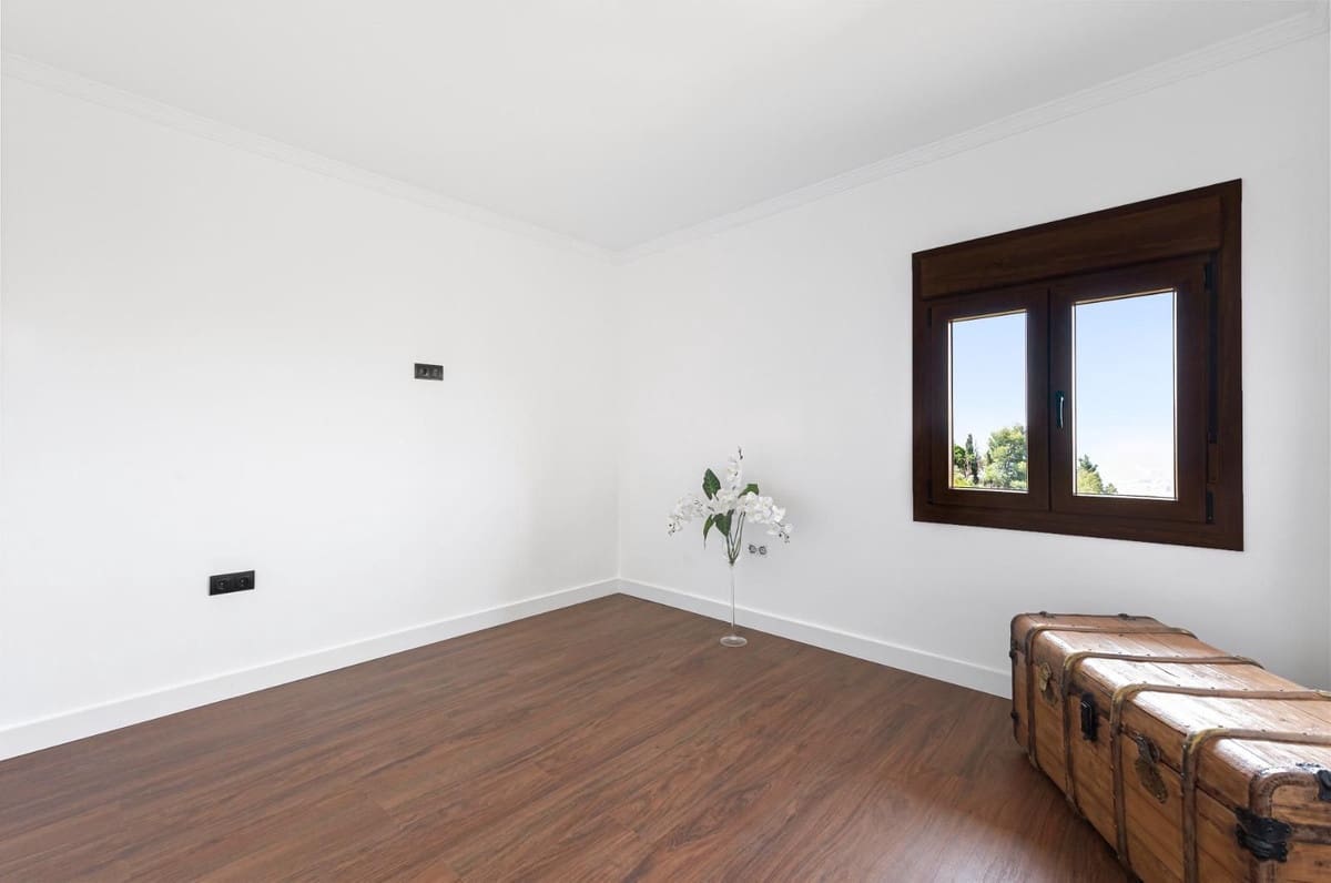 6 bedroom Villa for sale in Malaga city - € 840,000 (Ref: 9630225)