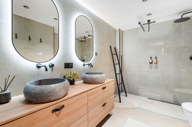 4 sovrum Lägenhet till salu i La Dama de Noche - La Alzambra, Marbella med pool - 695 000 € (Ref: 9630227)