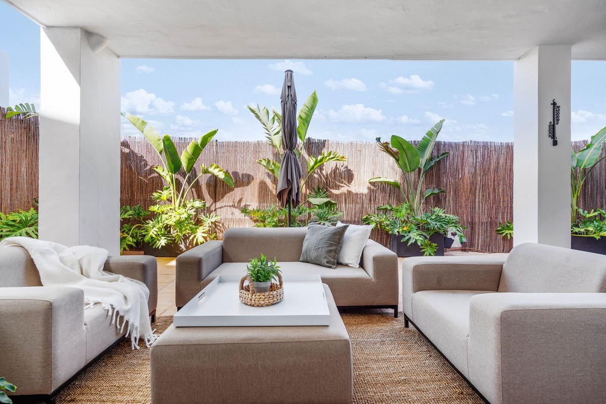 4 sovrum Lägenhet till salu i Nueva Andalucia med pool - 695 000 € (Ref: 9630227)