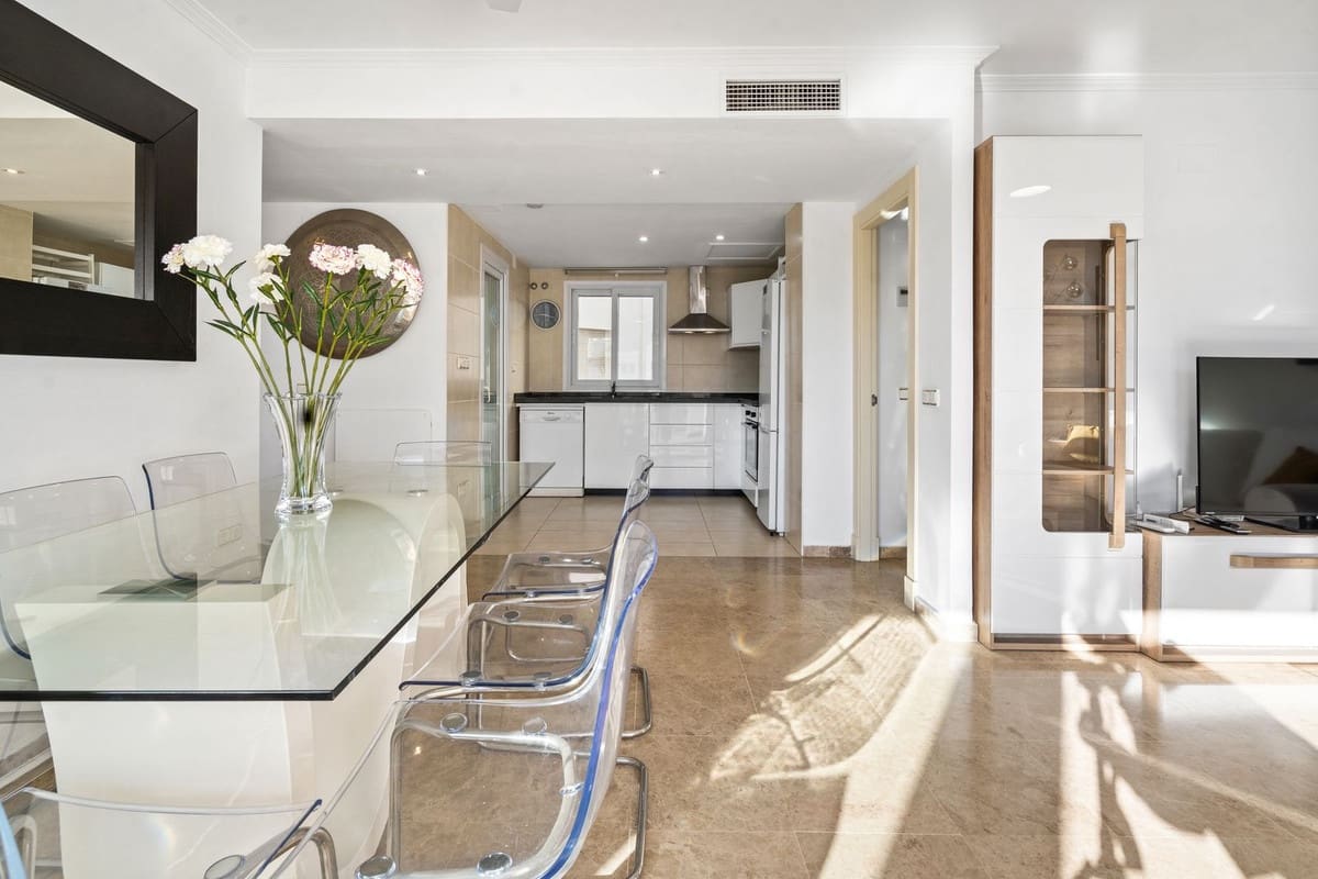 3 sypialnia Apartament na sprzedaż w Estepona z basenem garażem - 495 000 € (Ref: 9630228)