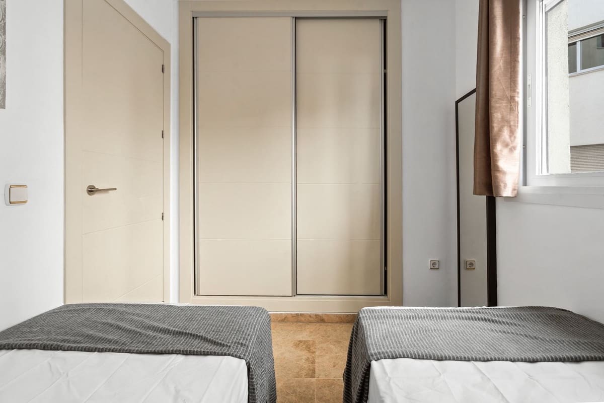 3 sypialnia Apartament na sprzedaż w Estepona z basenem garażem - 495 000 € (Ref: 9630228)