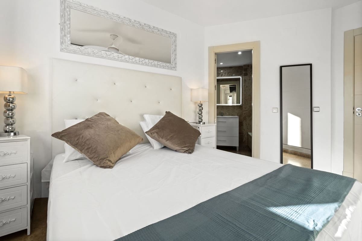 3 sypialnia Apartament na sprzedaż w Estepona z basenem garażem - 495 000 € (Ref: 9630228)