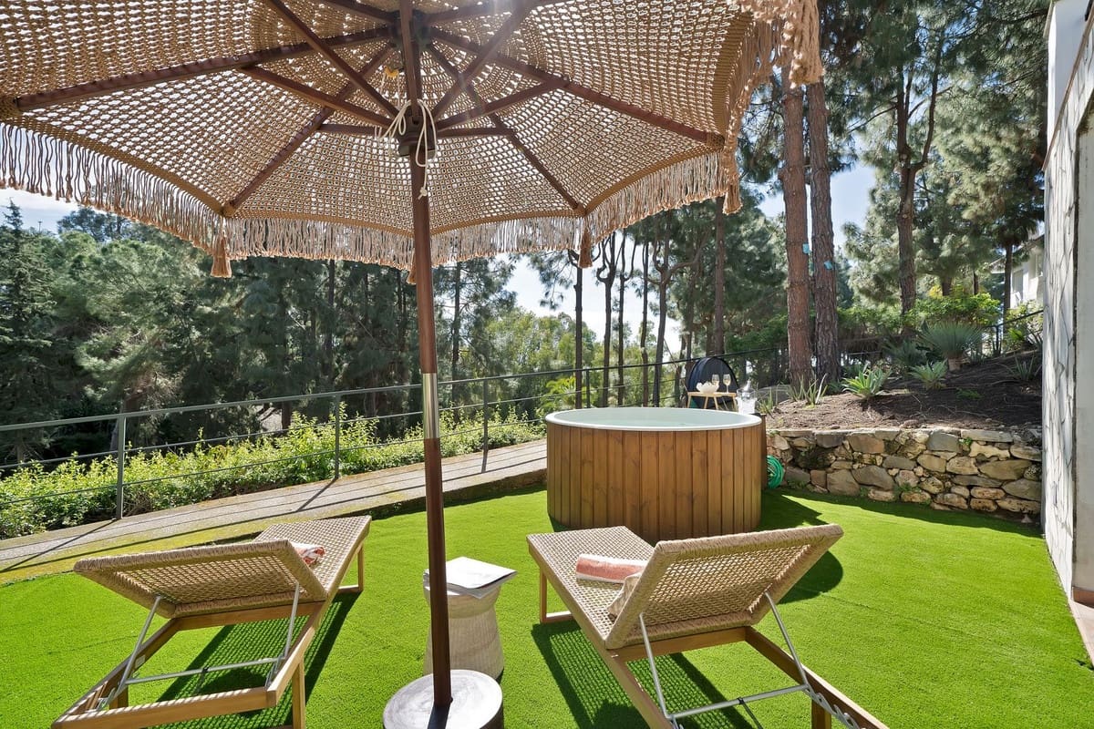 3 bedroom Villa for sale in Calahonda with pool - € 875,000 (Ref: 9630229)