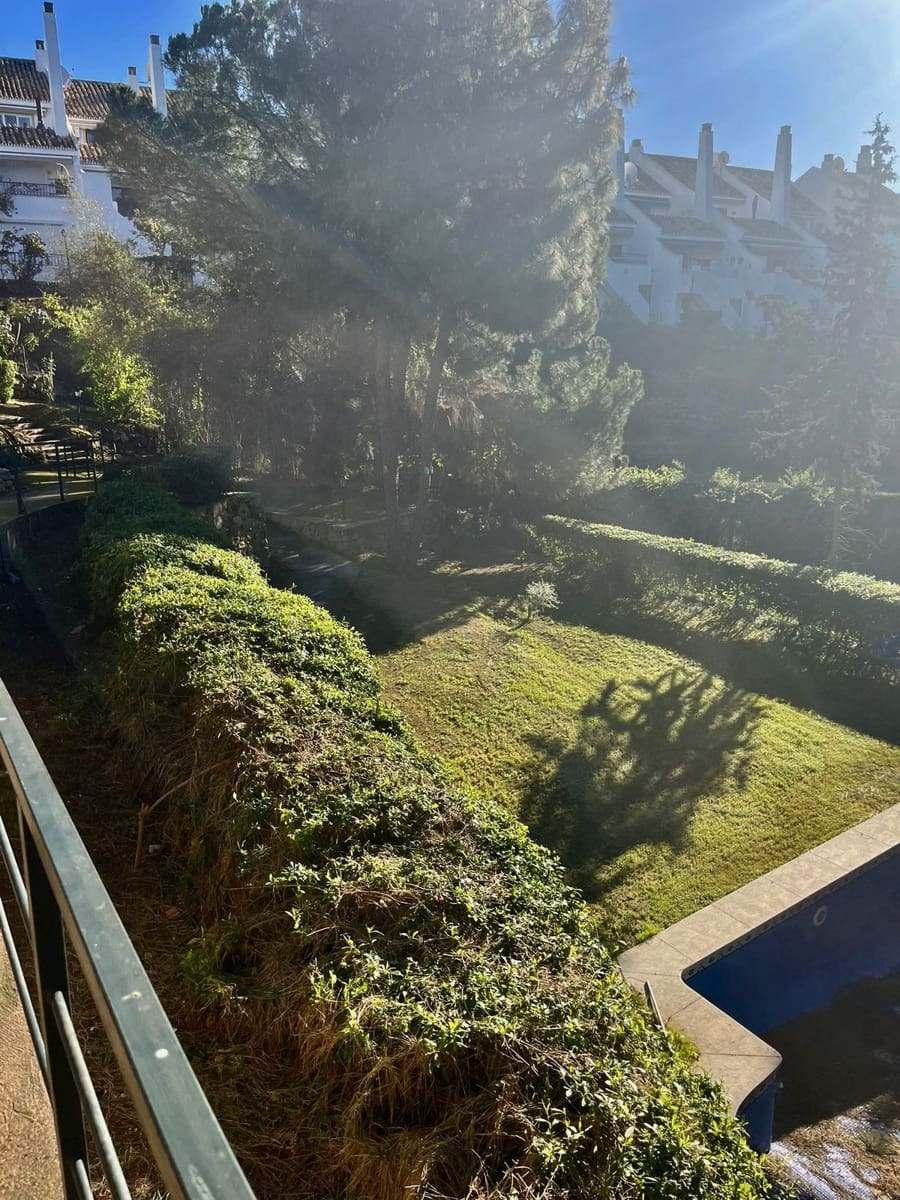 3 bedroom Villa for sale in Calahonda with pool - € 849,000 (Ref: 9630229)