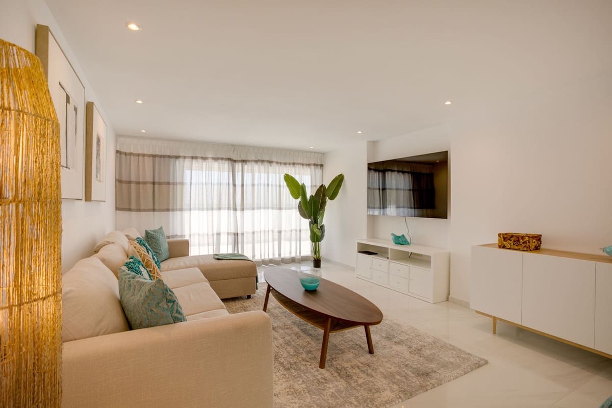 3 sypialnia Willa na sprzedaż w Estepona - 1 200 000 € (Ref: 9630230)