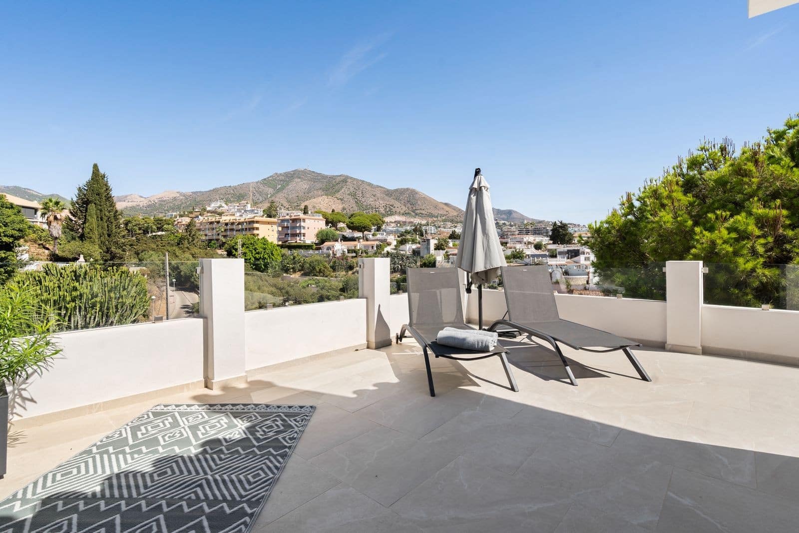 3 sovrum Villa till salu i Fuengirola med pool - 1 275 000 € (Ref: 9634476)