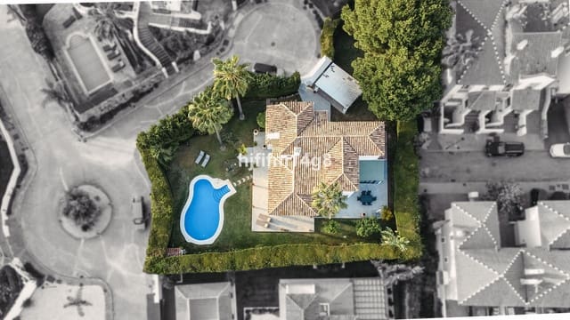 5 sovrum Villa till salu i La Dama de Noche - La Alzambra, Marbella med pool - 2 025 000 € (Ref: 9634477)