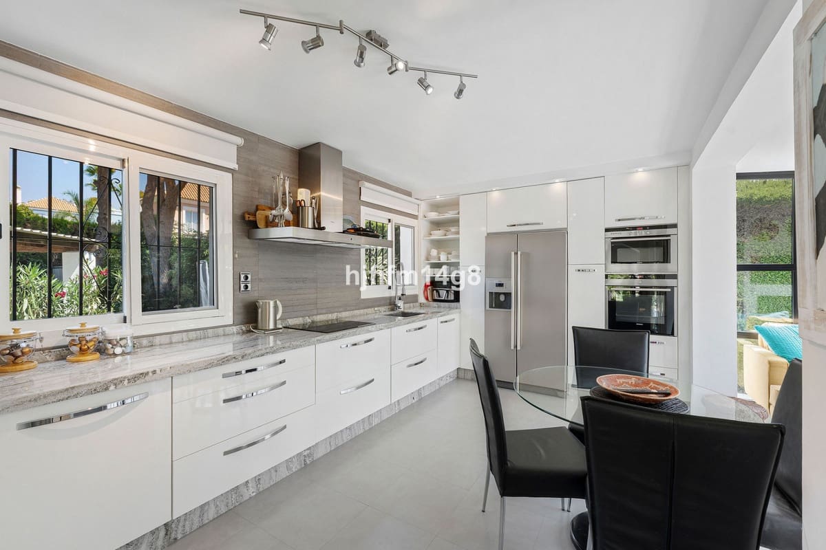 5 camera da letto Villa in vendita in Nueva Andalucia con piscina - 2.025.000 € (Rif: 9634477)