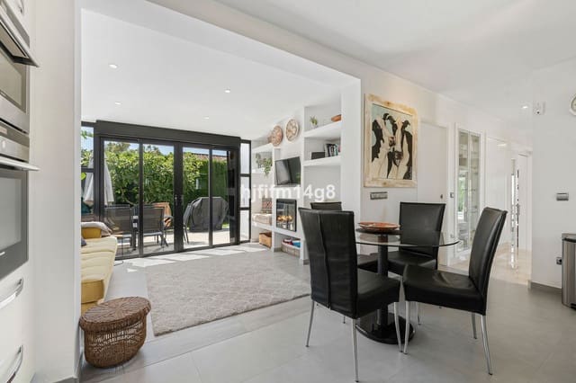 5 sovrum Villa till salu i La Dama de Noche - La Alzambra, Marbella med pool - 2 025 000 € (Ref: 9634477)