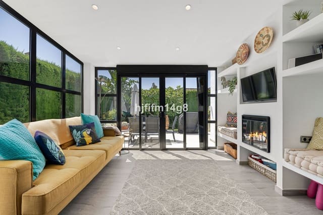 5 sovrum Villa till salu i La Dama de Noche - La Alzambra, Marbella med pool - 2 025 000 € (Ref: 9634477)