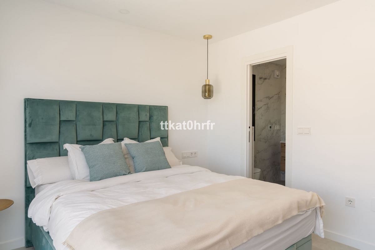 Chalet de 3 habitaciones en Nueva Andalucia en venta - 1.195.000 € (Ref: 9634478)