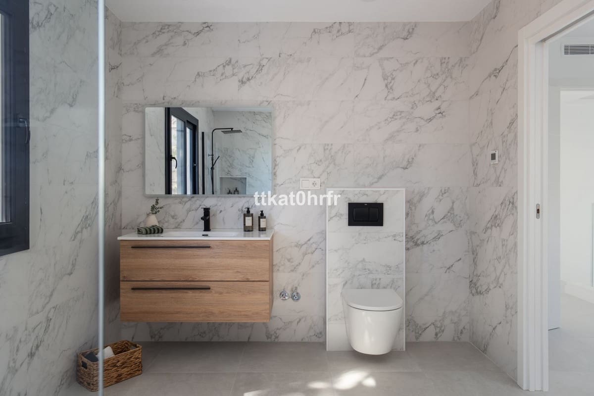 Chalet de 3 habitaciones en Nueva Andalucia en venta - 1.195.000 € (Ref: 9634478)