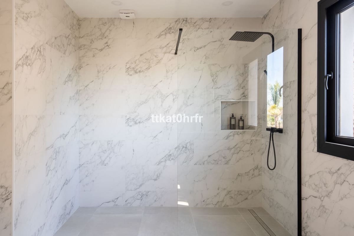 Chalet de 3 habitaciones en Nueva Andalucia en venta - 1.195.000 € (Ref: 9634478)