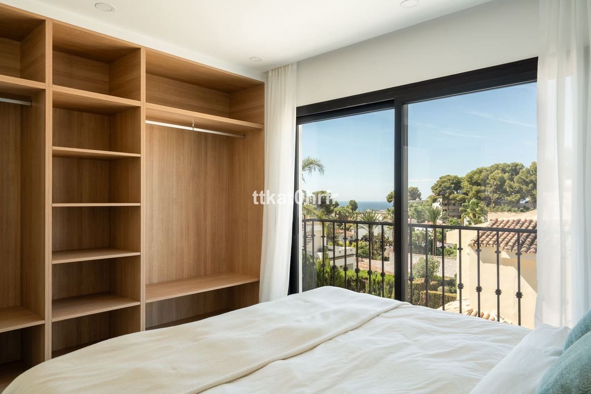 3 bedroom Villa for sale in Nueva Andalucia - € 1,195,000 (Ref: 9634478)