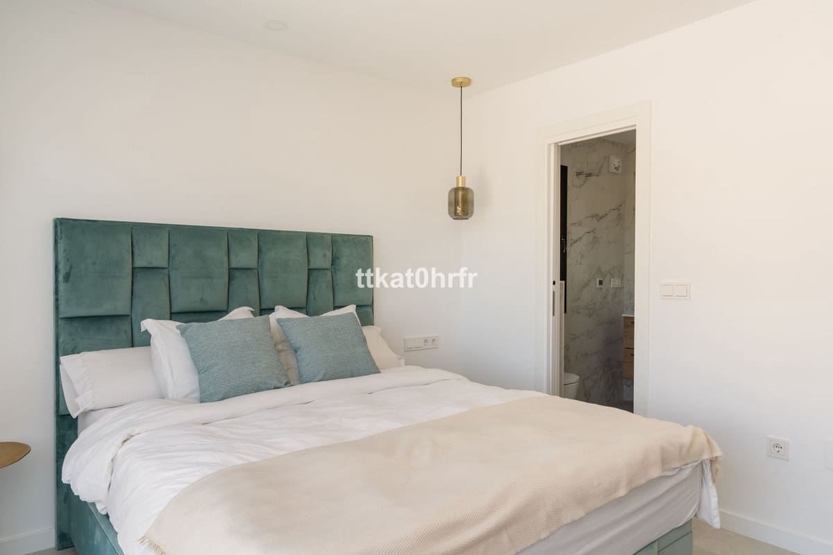 3 bedroom Villa for sale in Nueva Andalucia - € 1,195,000 (Ref: 9634478)