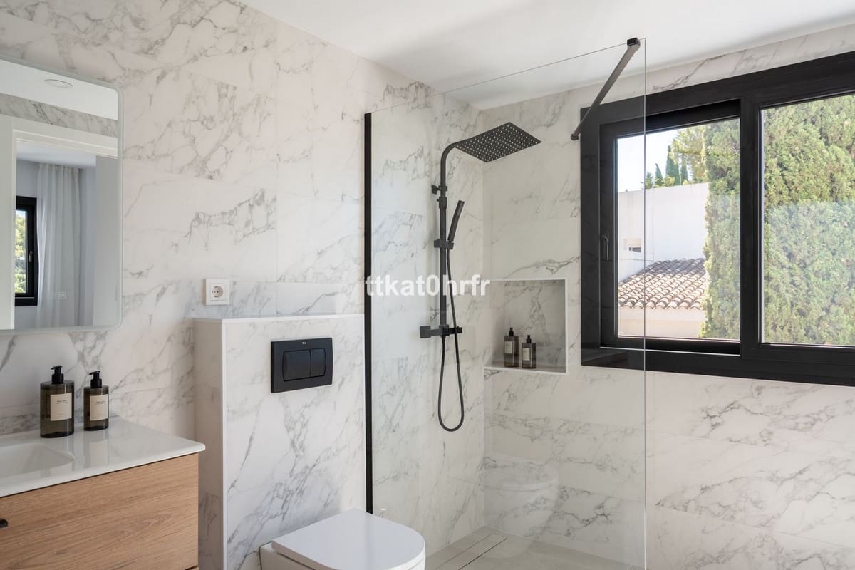 3 bedroom Villa for sale in Nueva Andalucia - € 1,195,000 (Ref: 9634478)