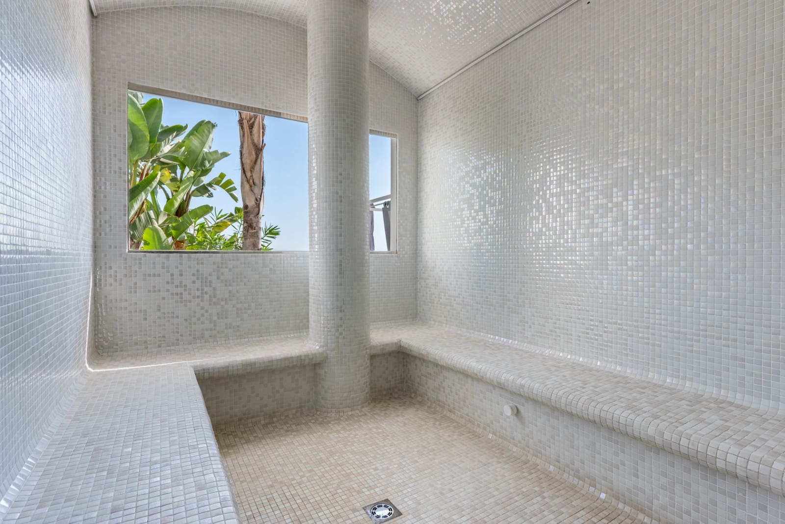 2 soverom Leilighet til salgs i Fuengirola med svømmebasseng garasje - € 619 000 (Ref: 9637459)